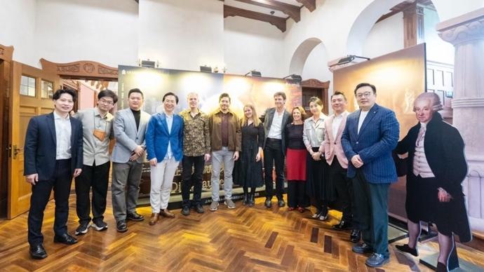  【技术解码】中德联袂《魔笛》：莫扎特歌剧的“三重世界”音乐结构与颠覆性角色诠释 文化旅游