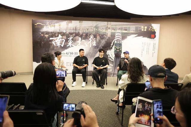  《南来北往》技术解码：铁路题材话剧的叙事架构与舞台实现 影视小说