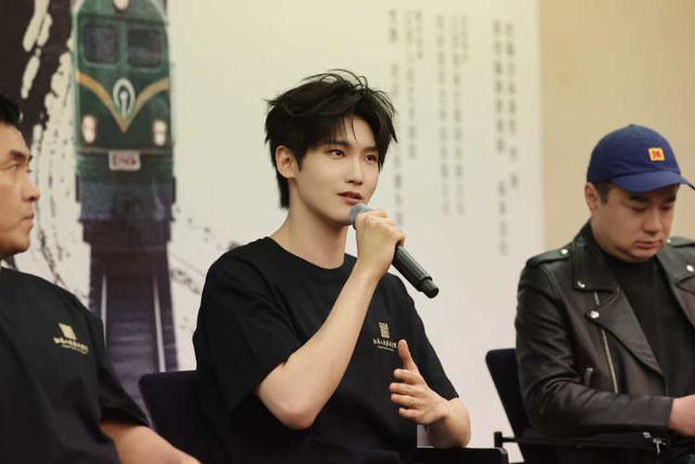  《南来北往》技术解码：铁路题材话剧的叙事架构与舞台实现 影视小说