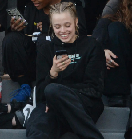 从「星二代」到「Shi Jolie」:希洛·朱莉的基因遗传与职业突围全解析 娱乐新闻