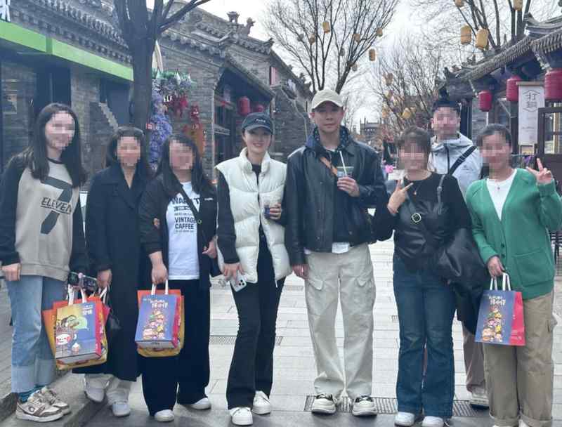  董璇47岁状态逆天的深层逻辑：岁月从不败美人的科学解码 娱乐新闻