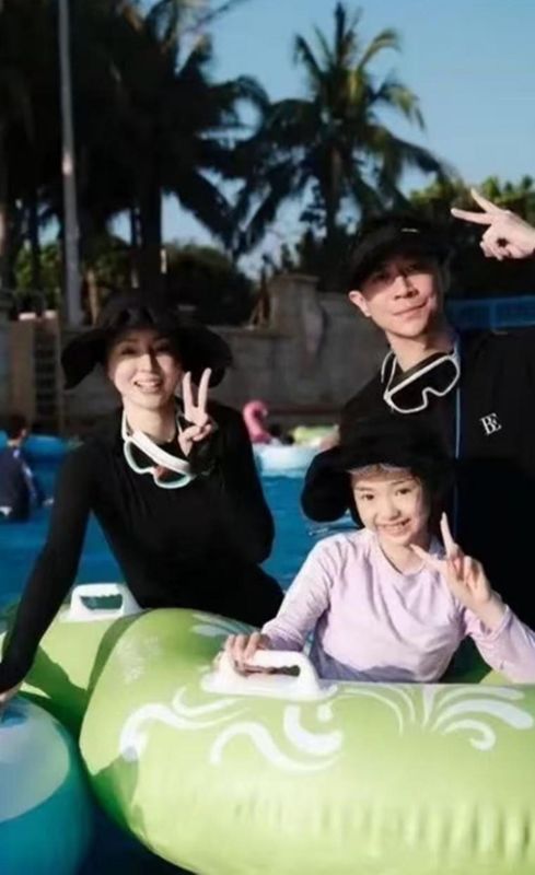  董璇47岁状态逆天的深层逻辑：岁月从不败美人的科学解码 娱乐新闻