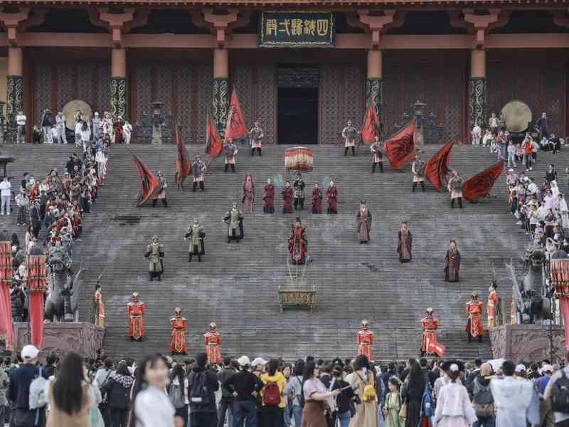  横店影视城「实景课堂」模式深度拆解：亲子文旅的沉浸式运营密码 文化旅游